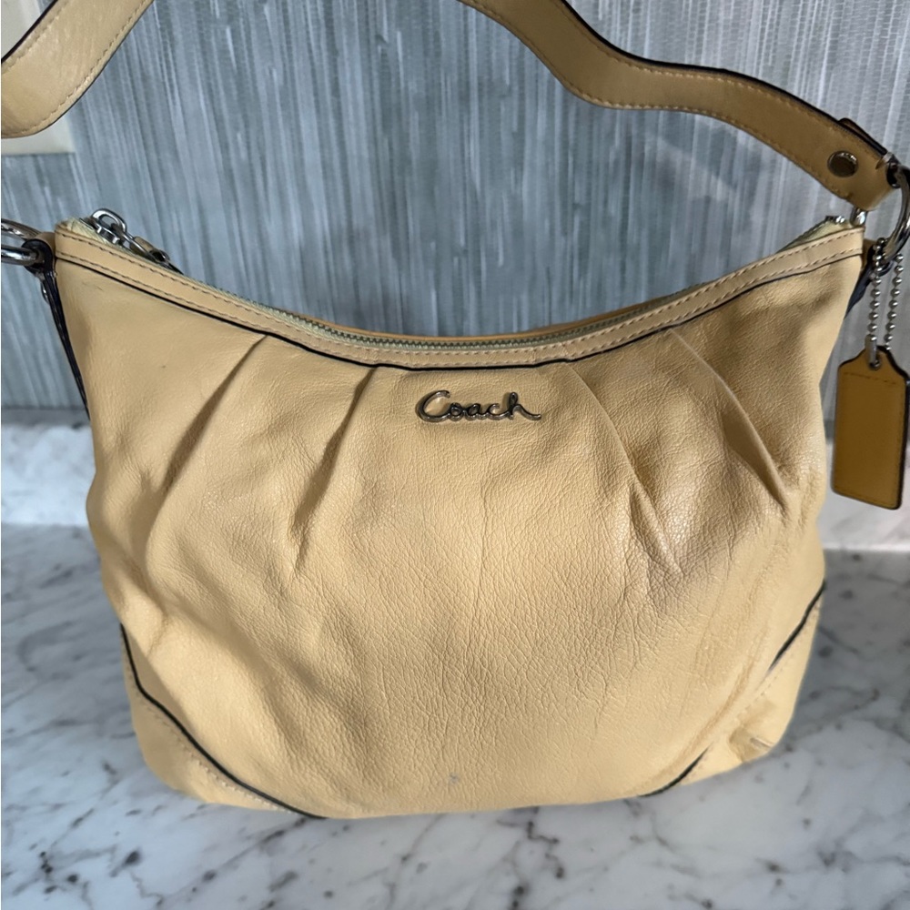 Coach Full Leather Bag Medium